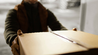 Spedire pacchi in Italia oggi: servizi PACCHI EXPRESS e opportunità di franchising